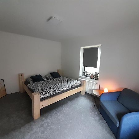 apartmán deVAde se dvěma ložnicemi a WiFi připojením Trutnov Esterno foto