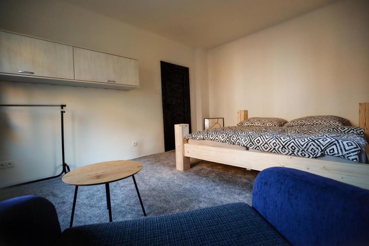 apartmán deVAde se dvěma ložnicemi a WiFi připojením Trutnov Esterno foto